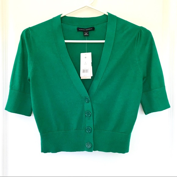 Banana Republic Sweaters - NWT Banana Republic Crop Cardigan
